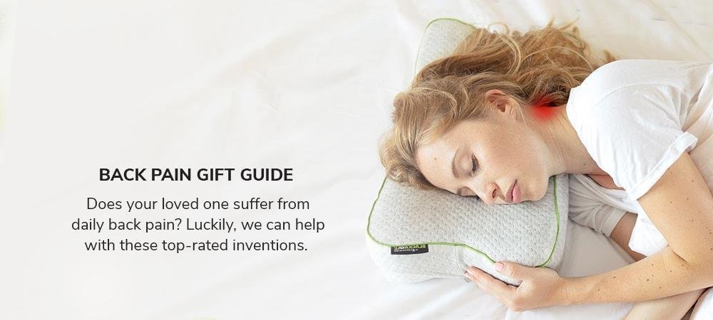 Woman sleeping on the BLACKROLL Recovery Pillow for neck and back pain relief.
